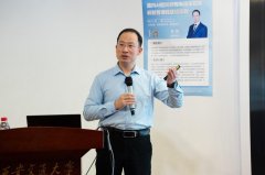 了全时答疑、一键出题、学问点导图生成等焦点